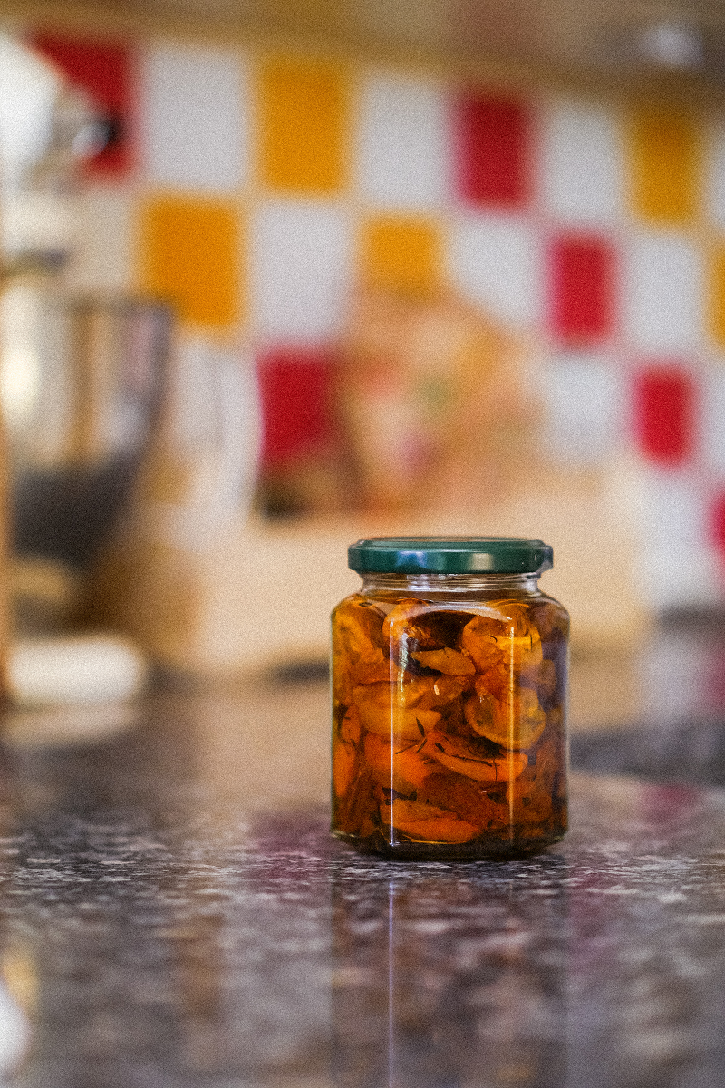 Recette facile : tomates cerises séchées confites à l'huile d'olive et aux herbes de Provence