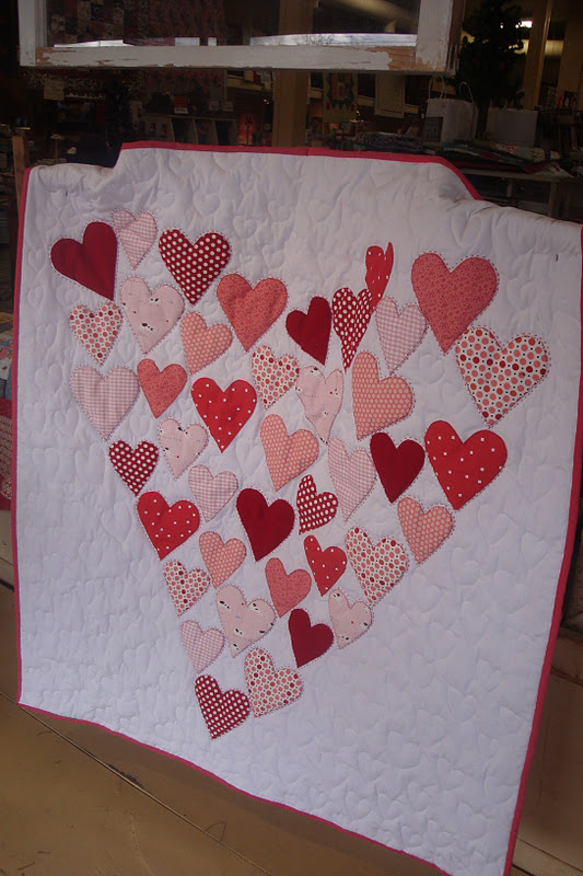 THE QUILT BARN Valentine Quilt
