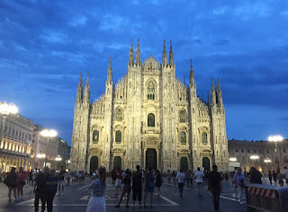 Piazza Duomo Milano al tramoto