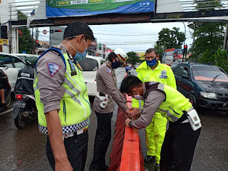 Hujan Bukan Penghalang Bagi Satlantas Polres Gowa Untuk Berbenah