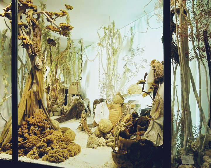 At the Gallery | Exhibition: French Leather Goods House Hermès’ Tribute to Window Designer Leïla Menchari