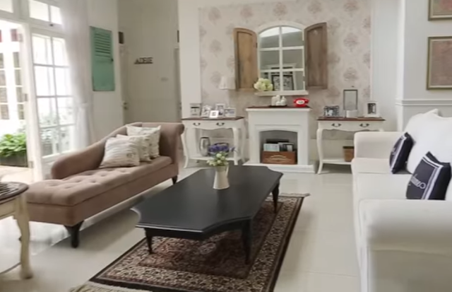 Vintage Classic House Vintage Classic House