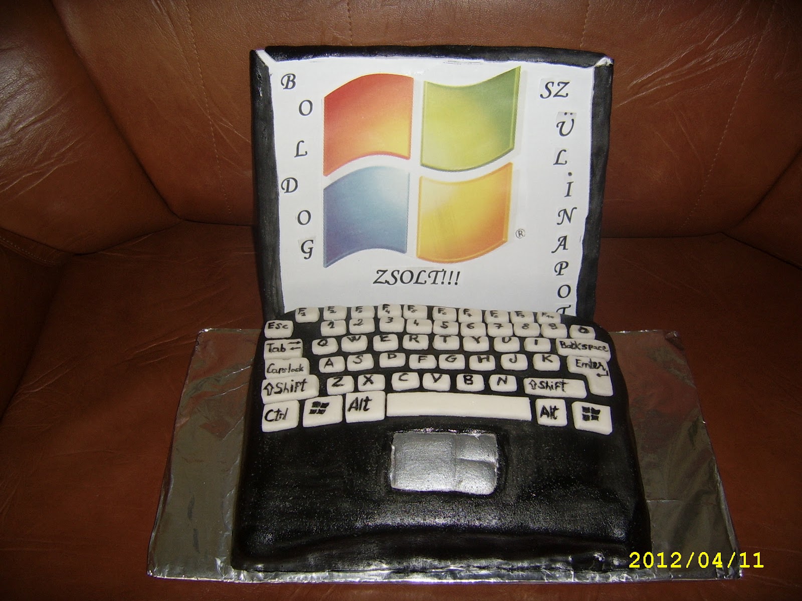 mola tortai: Tort laptop