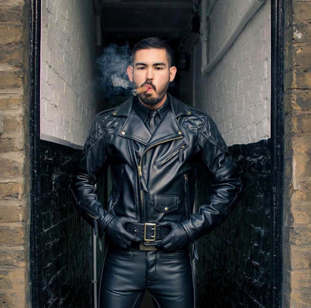 Cigar Smoking Hunks: THE SMELL OF LEATHER AND CIGARS