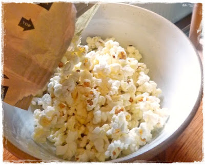 corn ready for popping in the microwave