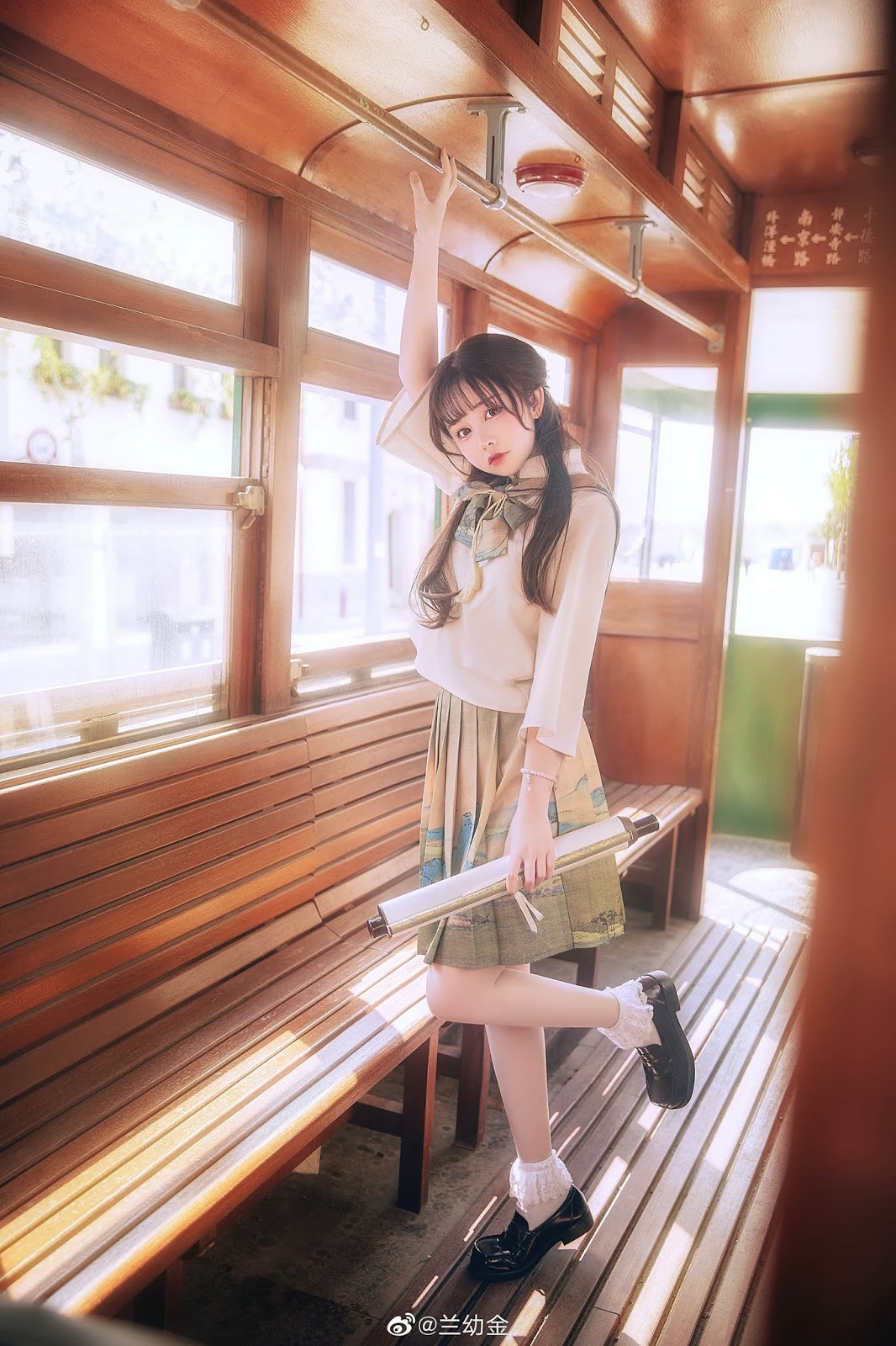 Chinese Cute Model - Cute Passenger - TruePic.net