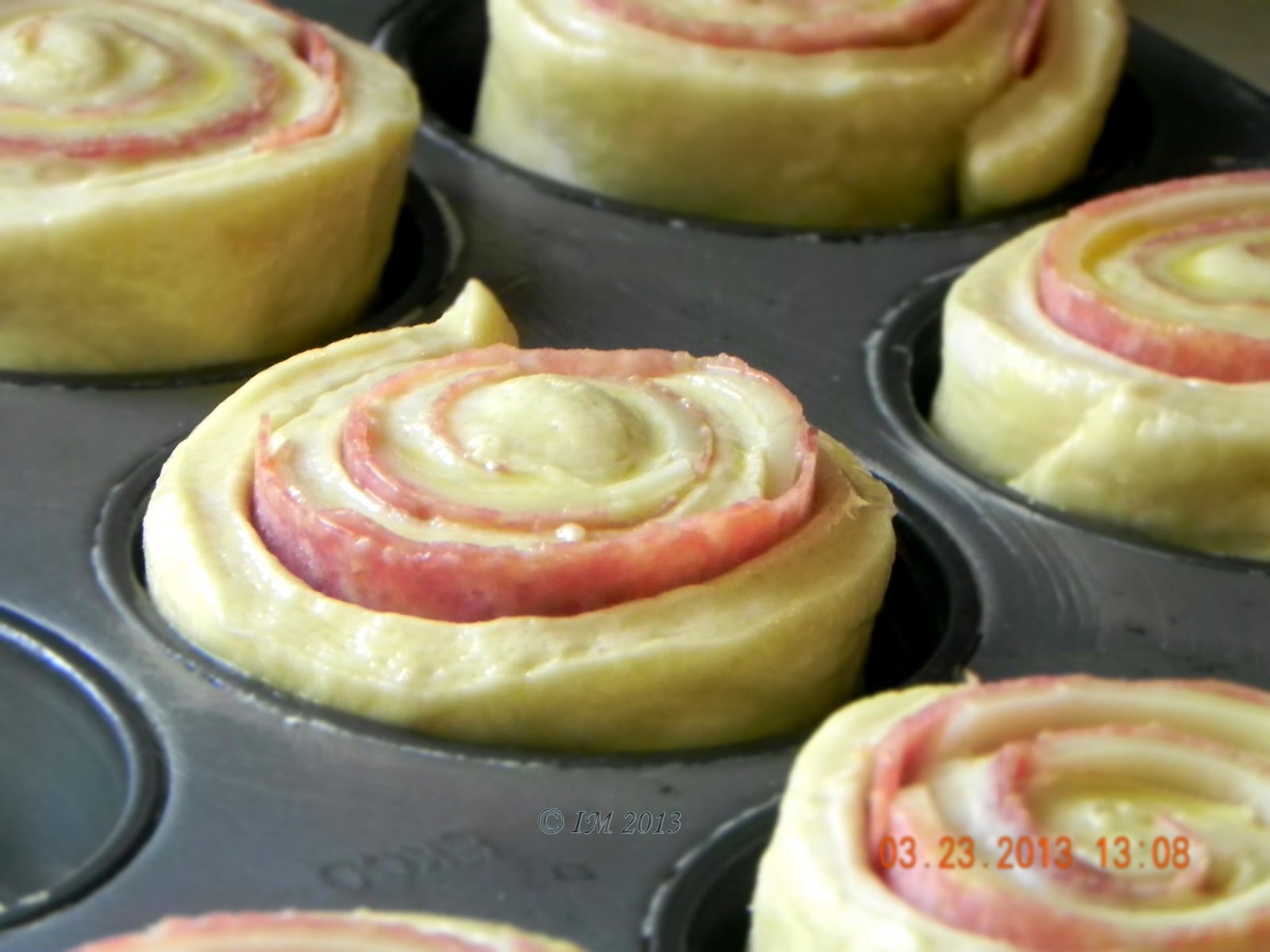 beyond foods SALAMI AND CHEESE BUNS