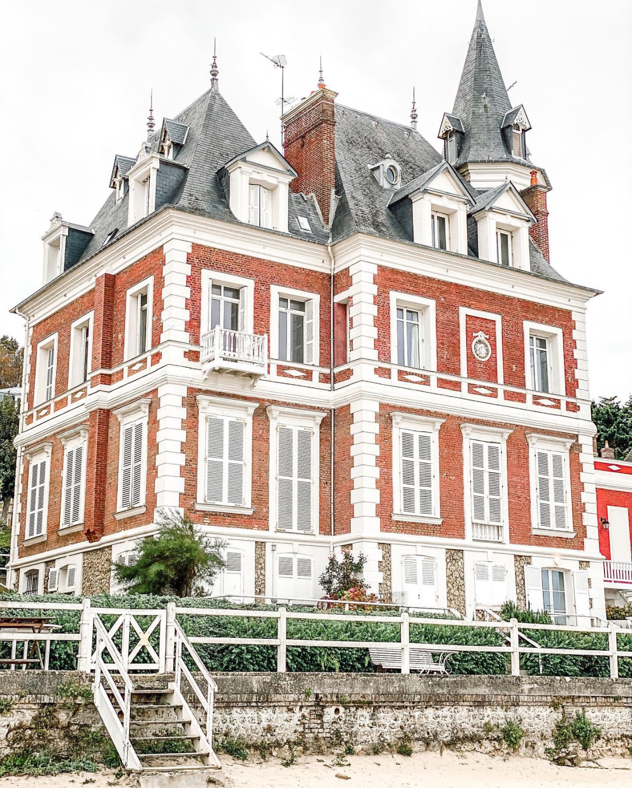 Weekday Wanderlust: Where to Stay in Trouville-sur-Mer, Normandie, France