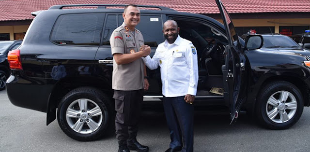 Luhut Binsar Tolak Lockdown Papua, Bupati Mamteng: Jangan Bicara Sembarangan Di Jakarta Sana! Luhut Binsar Tolak Lockdown Papua, Bupati Mamteng: Jangan Bicara Sembarangan Di Jakarta Sana!