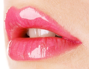 light_pink_lipstick