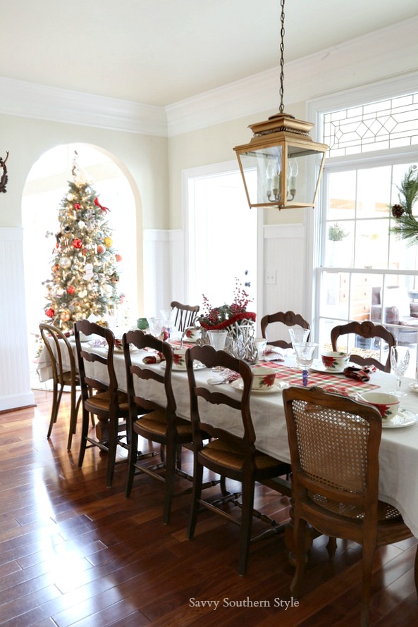 Savvy Southern Style : Traditional Christmas Front Porch, the Main Tree ...