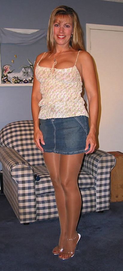 mature wives in mini skirts
