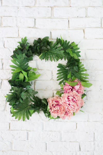 Corona flores artificiales cuadrada