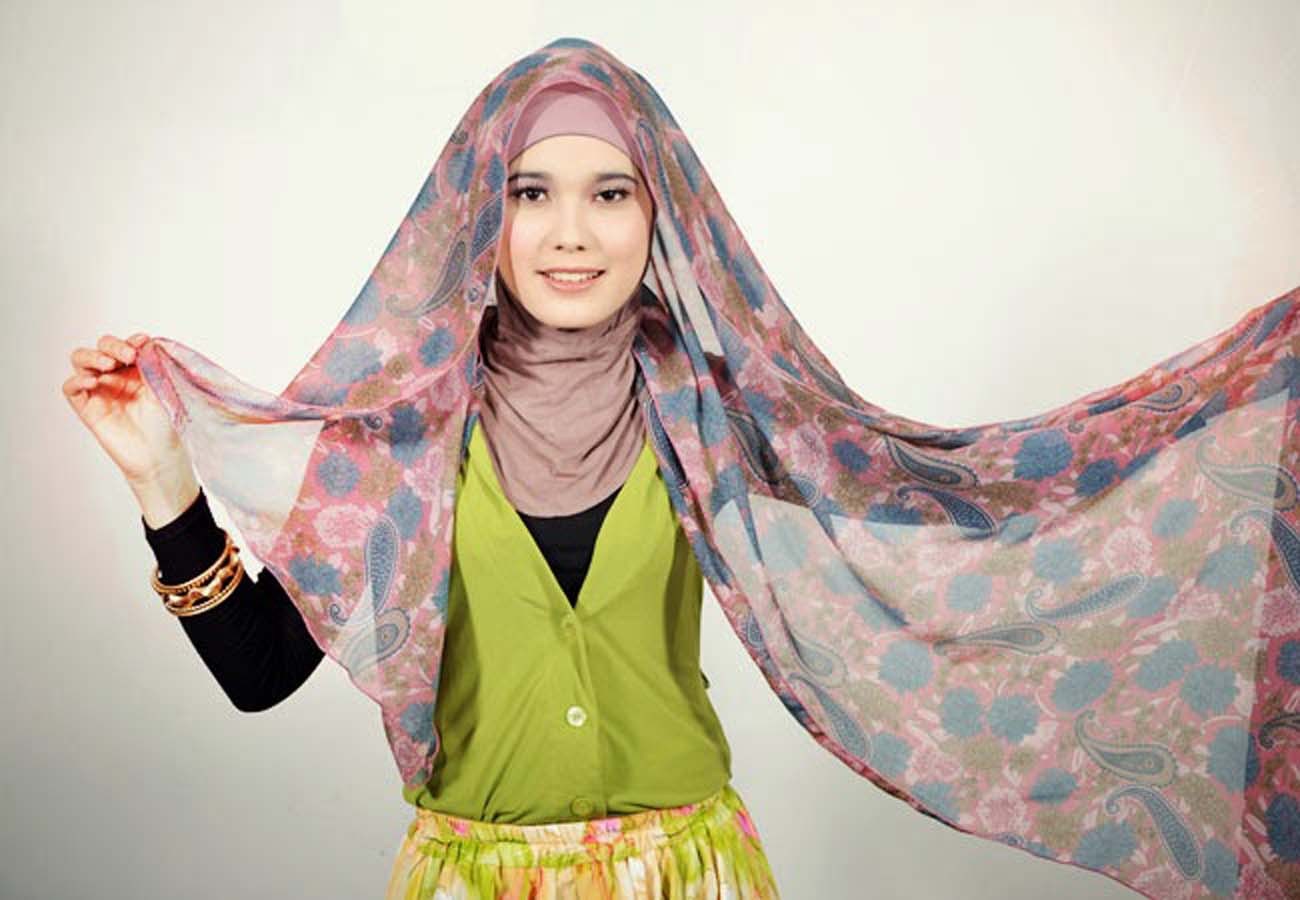 dress hijab dengan kain sutera
