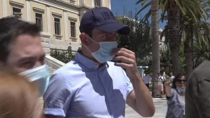 Μαγκουάιρ σε αστυνομικό: "Είμαι πλούσιος, θα σε πληρώσω, άσε μας να φύγουμε"