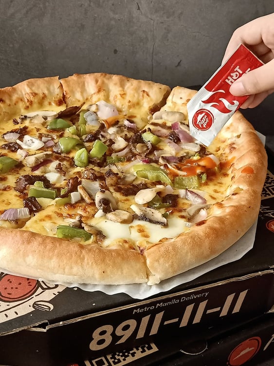 Shopgirl Jen NEW PRODUCT ALERT PHILLY CHEESESTEAK PAN PIZZA FROM