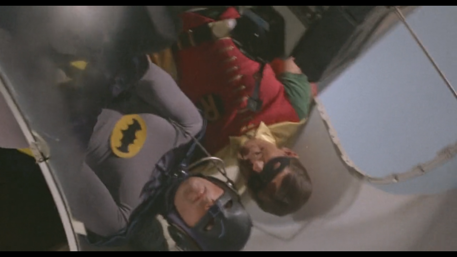 Recenzja filmu Batman Zbawia Świat 1966, Adam West | Zjadacz Filmów
