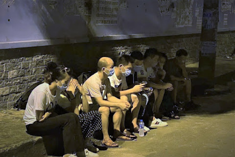 Chủ tịch TP.HCM: Đẩy nhanh tiến độ xét xử người nhập cảnh trái phép