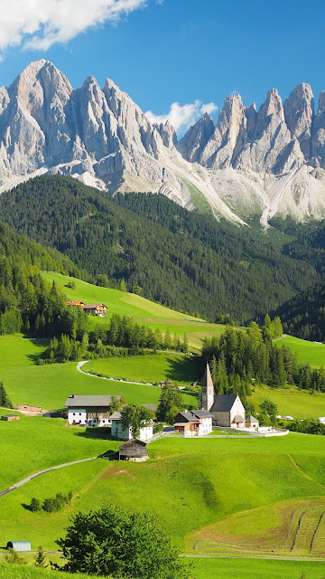 Wallpaper beautiful landscape village house Wallpaper beautiful landscape country house