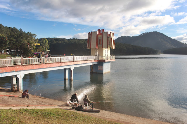 The scenic Xuan Huong Lake in Da Lat, Vietnam