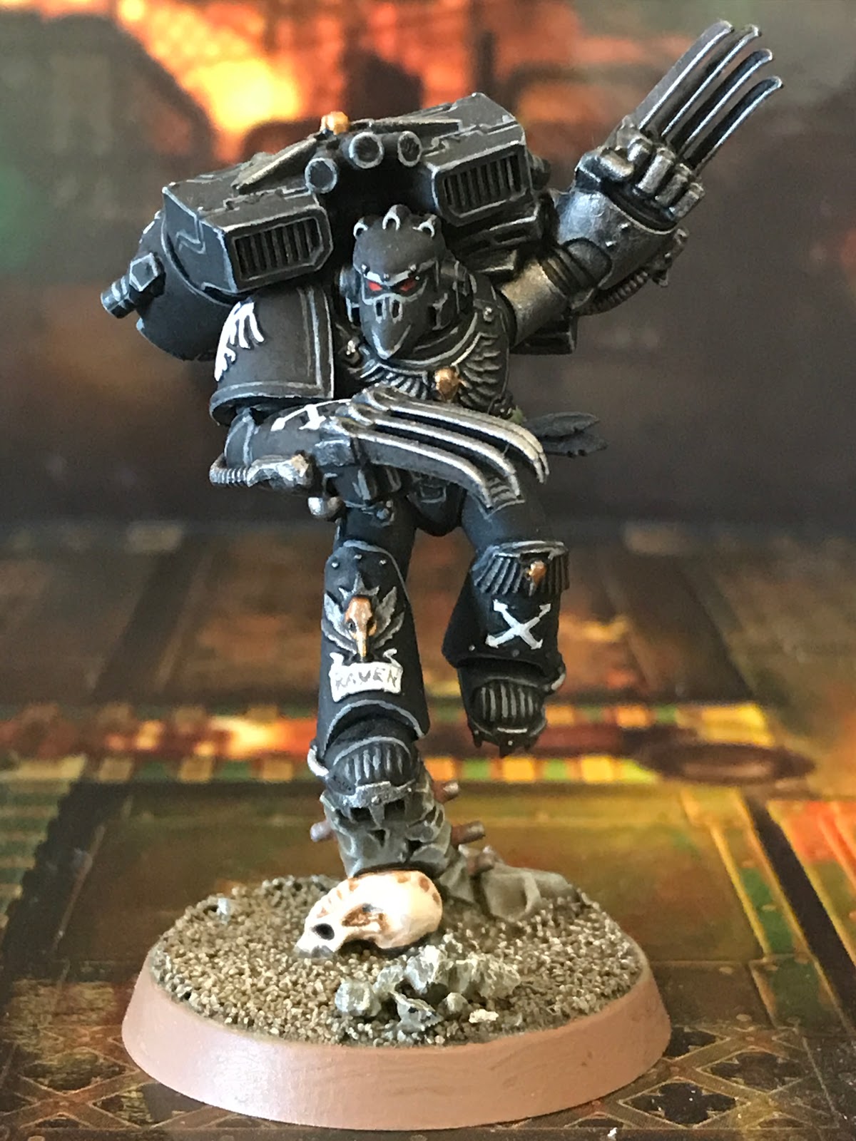 Deathwatch Raven Guard Assault Marine w/Claws Details about Warhammer 40k E...