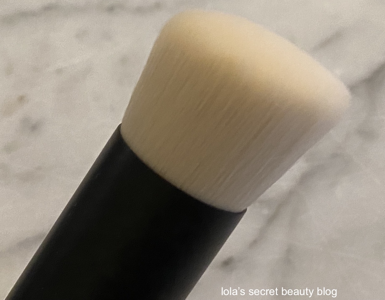 lola's secret beauty blog MERIT Brush No. 1 Tapered Blending Brush Review
