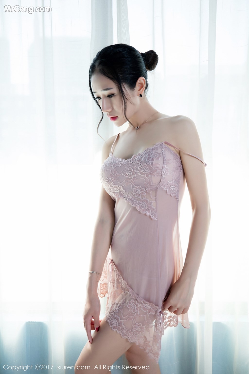 XIUREN No.806: Model Xinyi (馨怡) (51 photos)