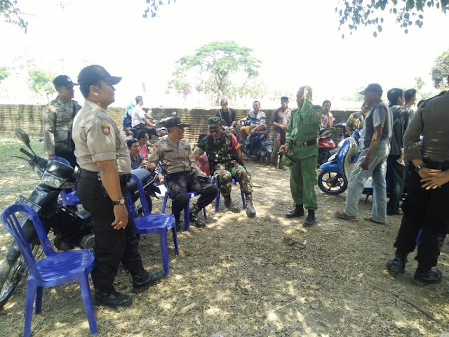 Babinsa Sribit Pantau Pecoblosan Pilkades Desa Sribit Babinsa Sribit Pantau Pecoblosan Pilkades Desa Sribit