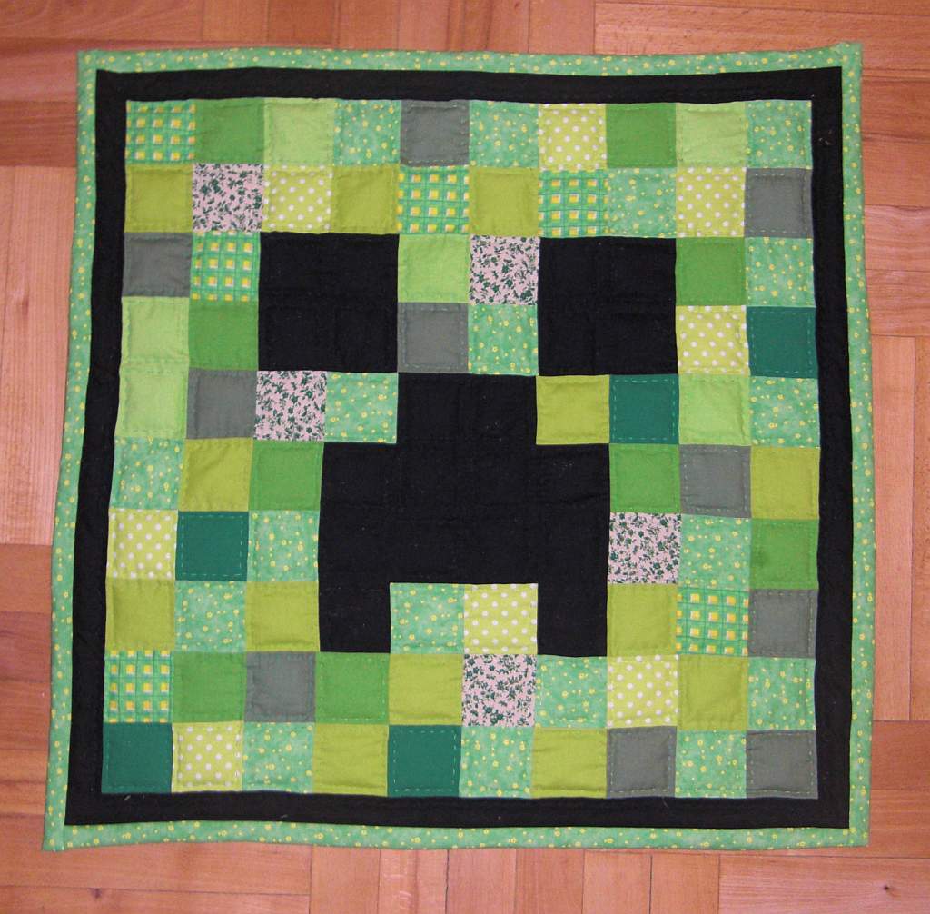 Handmade by Verpa Creeper quilt