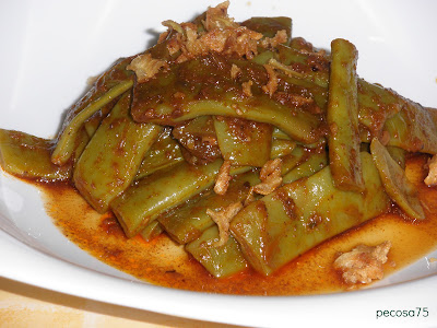  JUDÍAS VERDES CON PIMENTÓN Y CEBOLLA FRITA 