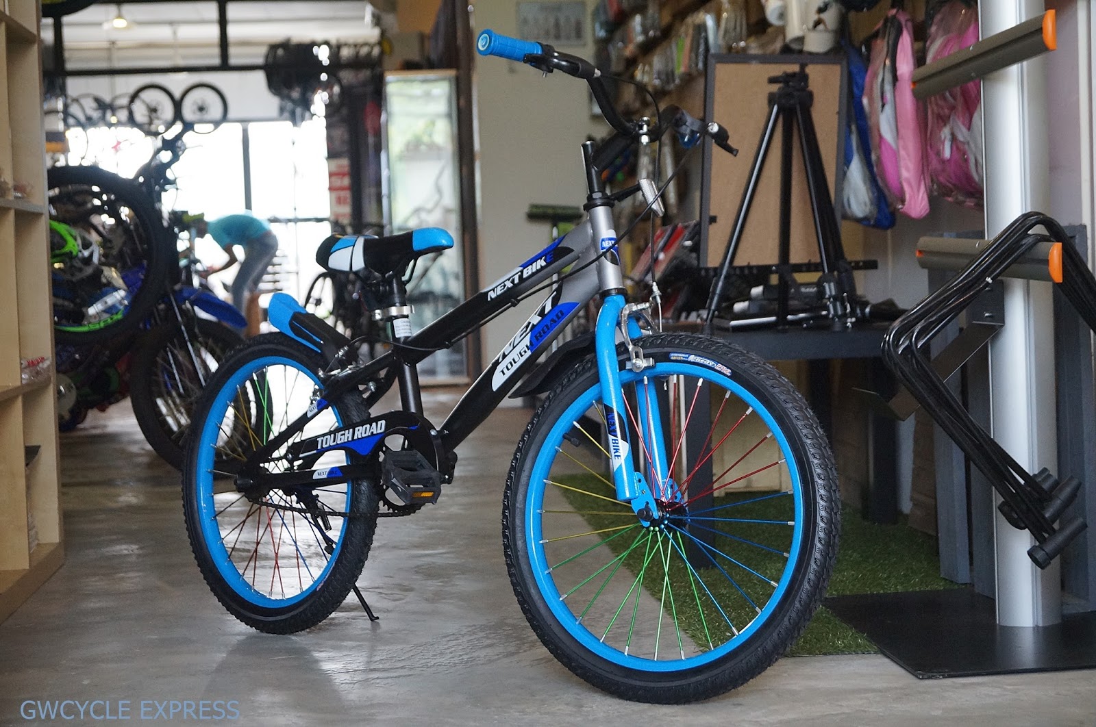 blue colour gear cycle