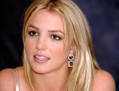 Topcelebrityworld10: Britney Spears Go Behind The Scenes VMA Promo