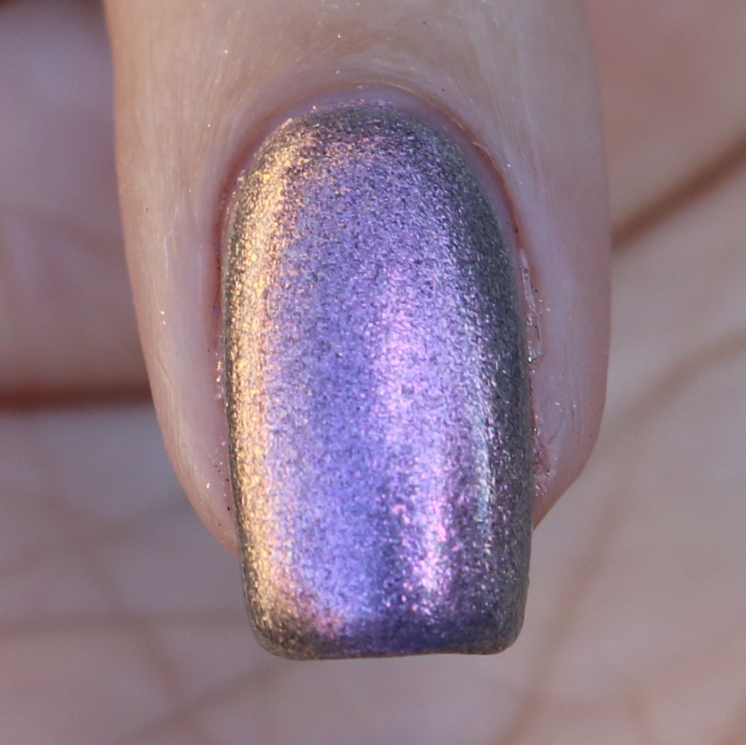 Emily de Molly LE276 swatched by Olivia Jade Nails