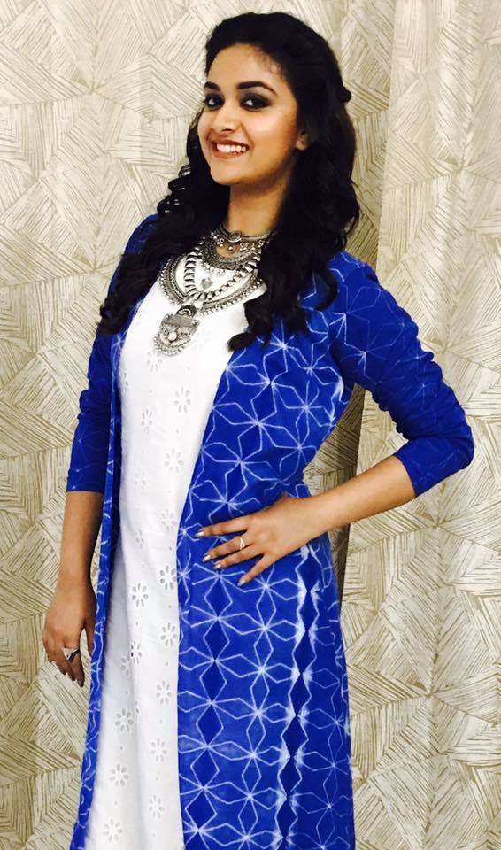 actress keerthi suresh in saree desi actress pictures actress keerthi suresh hd images in actress keerthi suresh in saree desi actress pictures actress keerthi suresh hd images in