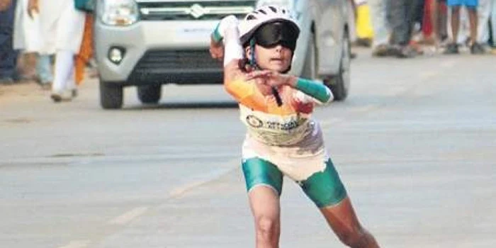 New Delhi, News, National, Girl, Record, Video, Indian girl roller skates blindfolded, bags world record title