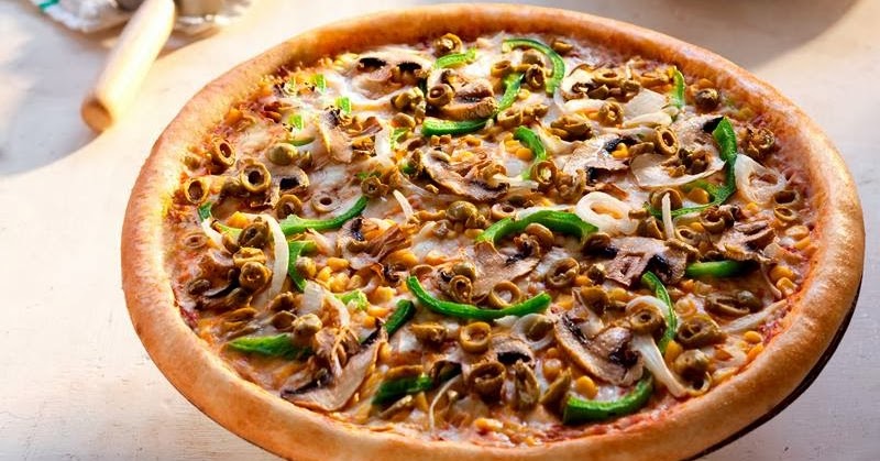 Double Decker Domino Pizza Rasanya