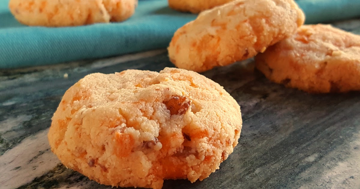 Bacon cheddar cookies (low carb, gluten free)