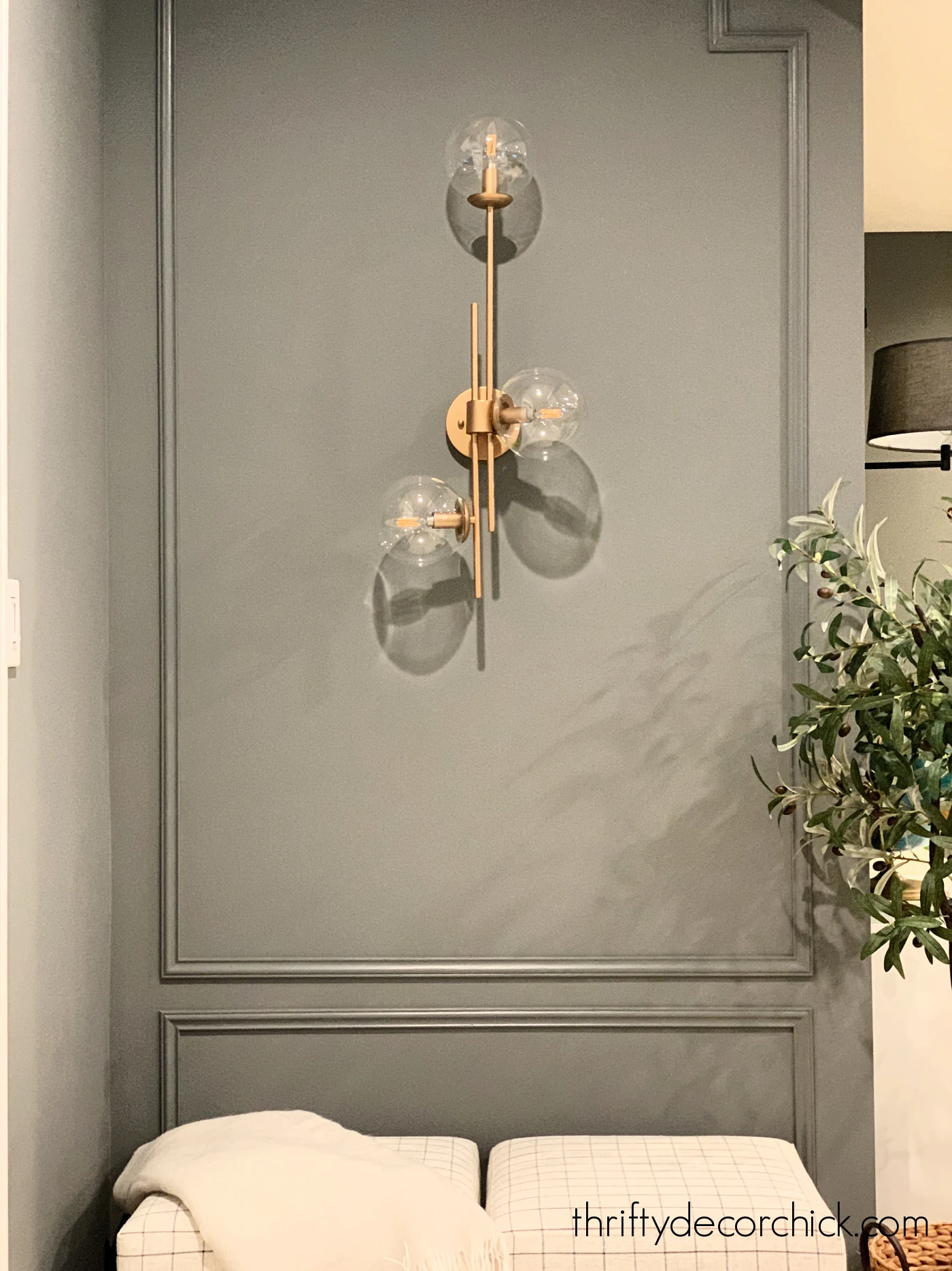 How to Create a Modern Accent Wall With Trim | Thrifty Decor Chick ...