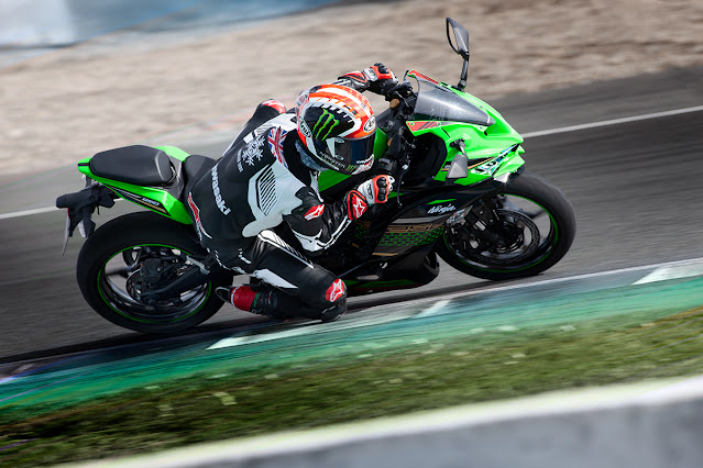 2021 Ninja ZX-25R Inline Four ABS  250cc Bike  | First Look Review, Specification & Price Details