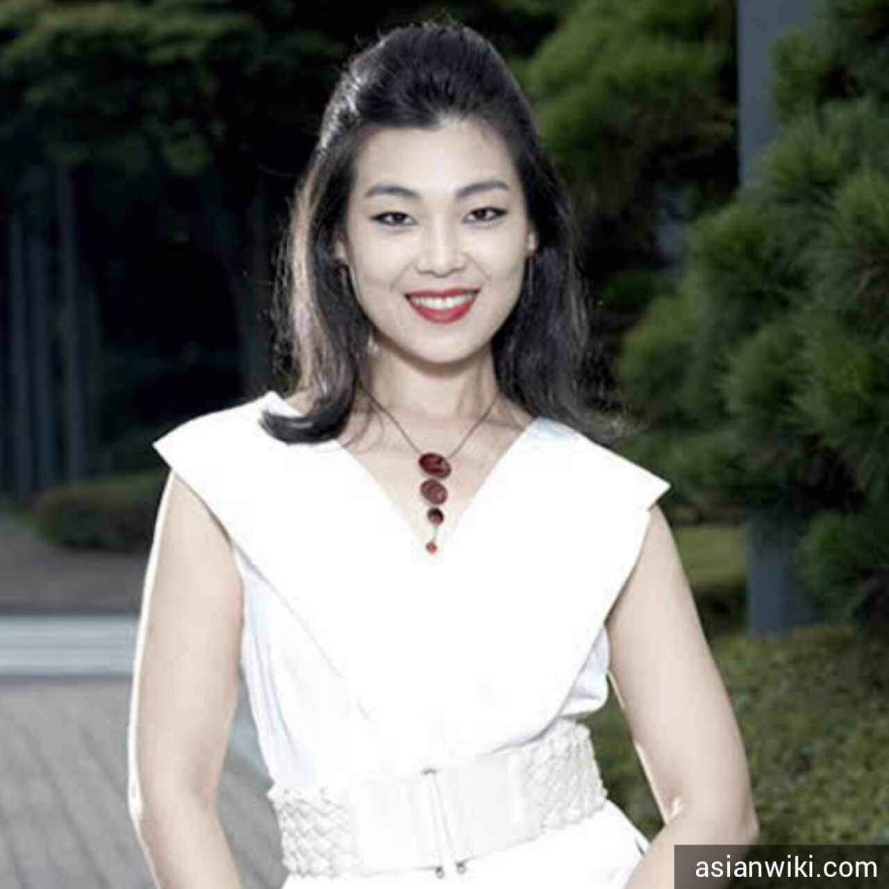 Get Pemain Film The World Of The Married Pics