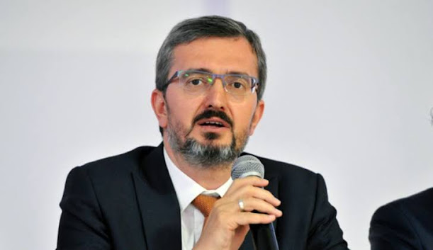 Siyaset Bilimci Prof. Dr. Burhanettin Duran kimdir? aslen nerelidir? kaç yaşında? biyografisi ve hayatı hakkında bilgiler. Siyaset Bilimci Prof. Dr. Burhanettin Duran kimdir? aslen nerelidir? kaç yaşında? biyografisi ve hayatı hakkında bilgiler.