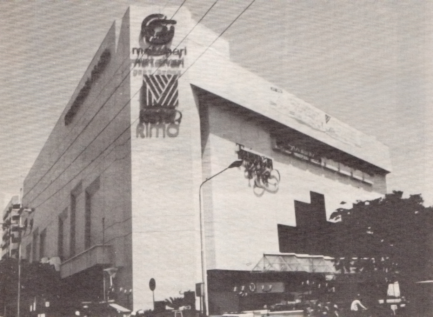 Tunjungan Plaza - Setiap Gedung Punya Cerita