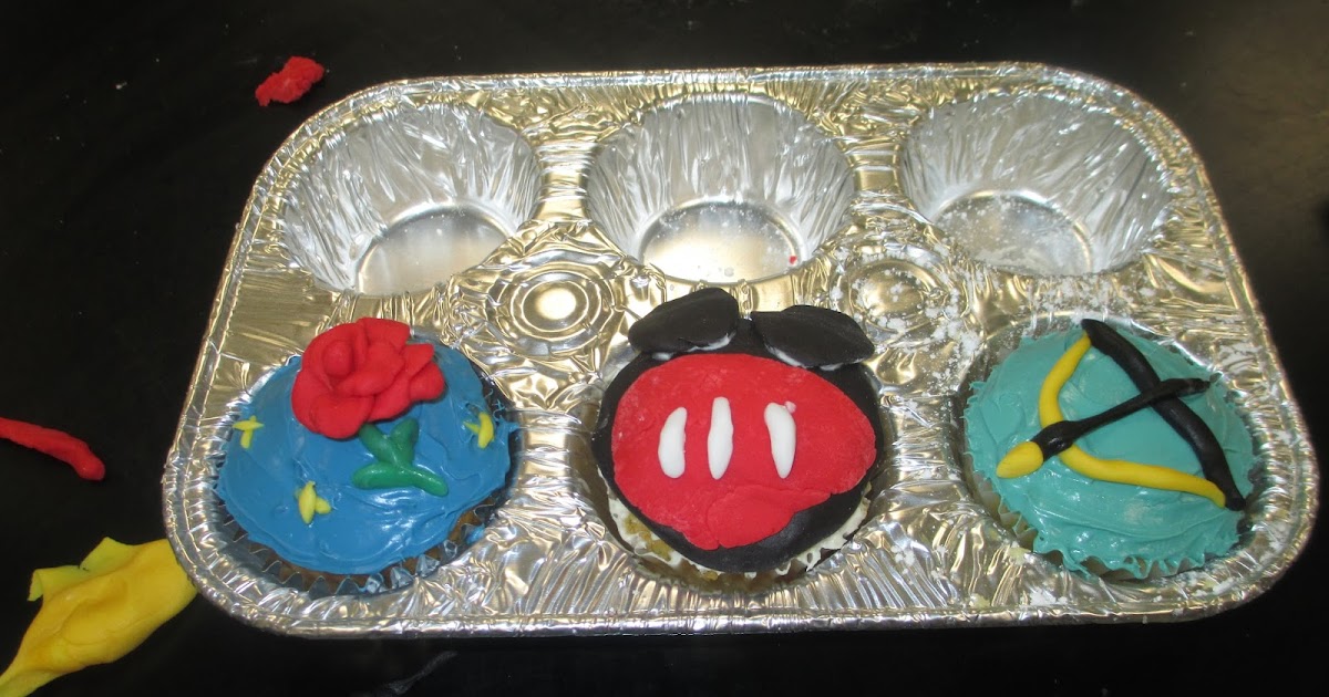 International Ivy Blog: Cake Decorating: Disney Style