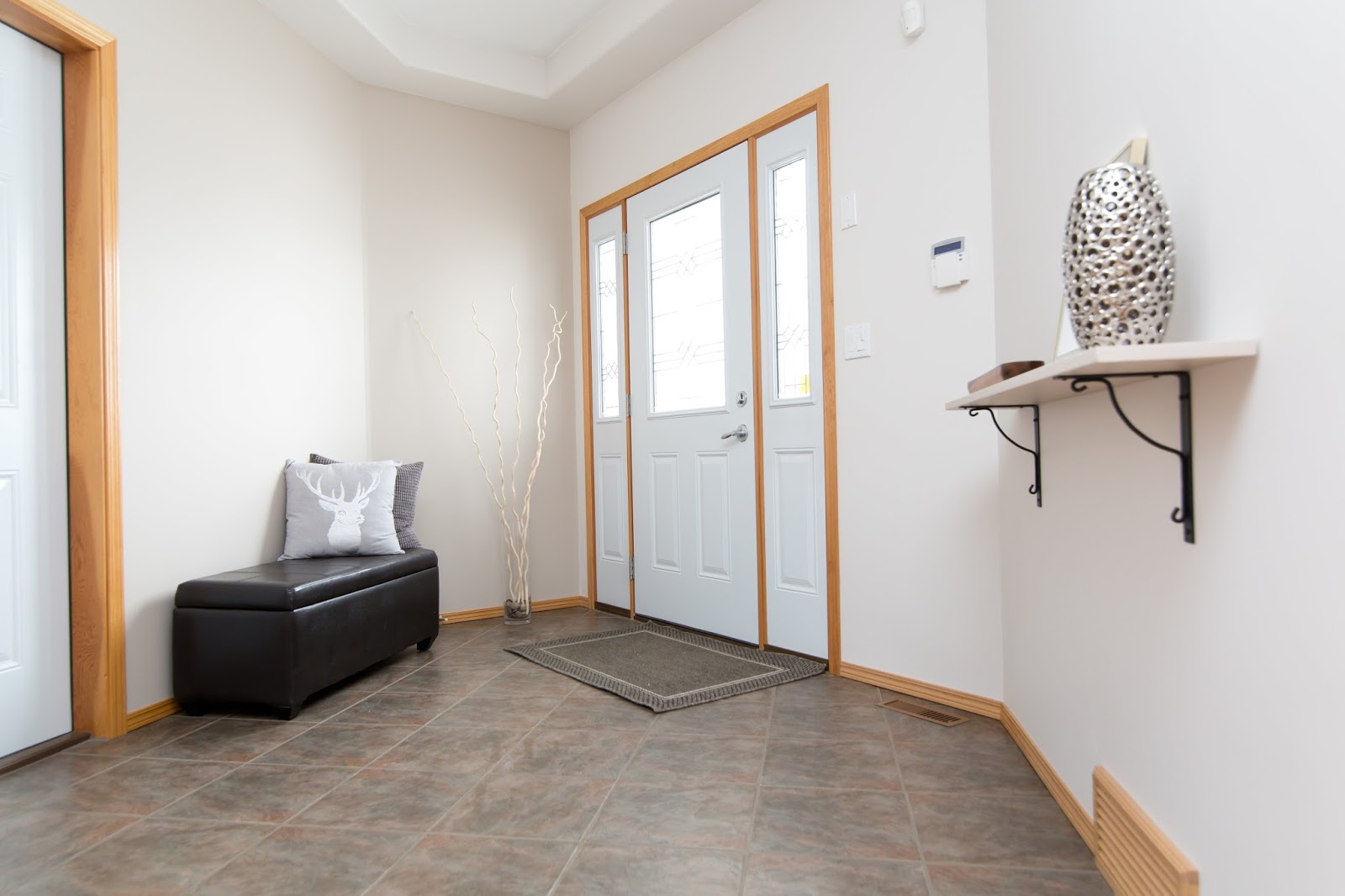 ROYAL LEPAGE Carman Custom built beauty 296 4th Street SW