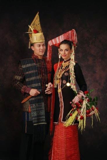 10 Baju Adat Sumatera Utara TradisiKita