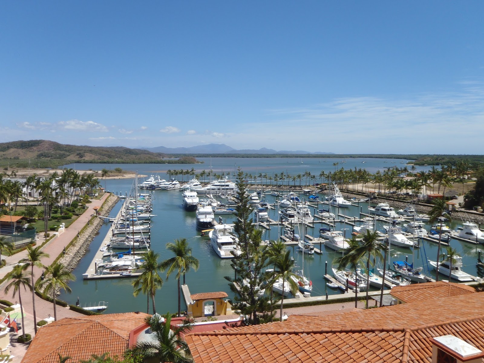 Sailing Sirena Grand Place in Barra de Navidad