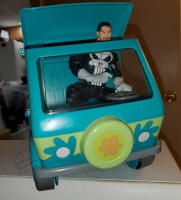 Scooby-Doo Mystery Machine with Marvel Legends Punisher