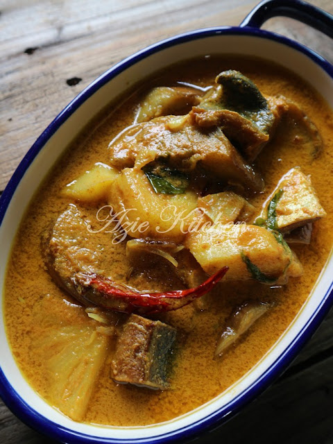 Gulai Ikan Kering Tumis Darat