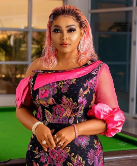 Nollywood-Actress-Mercy-Aigbe-Shares-Throwback-Photo-of-Her-Graduation-in-2002-Teelamford Nollywood-Actress-Mercy-Aigbe-Shares-Throwback-Photo-of-Her-Graduation-in-2002-Teelamford