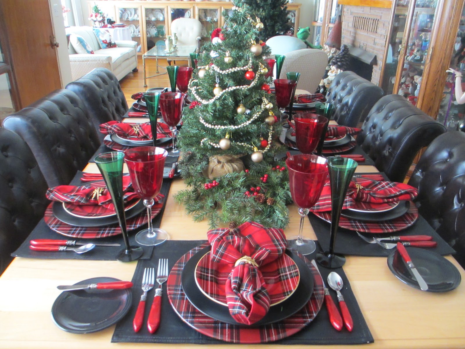 The Welcomed Guest. tartan plaid | Tartan christmas, Christmas
